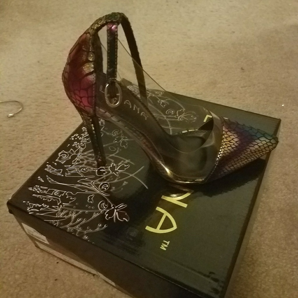 Shoes - Picture 8 of 8